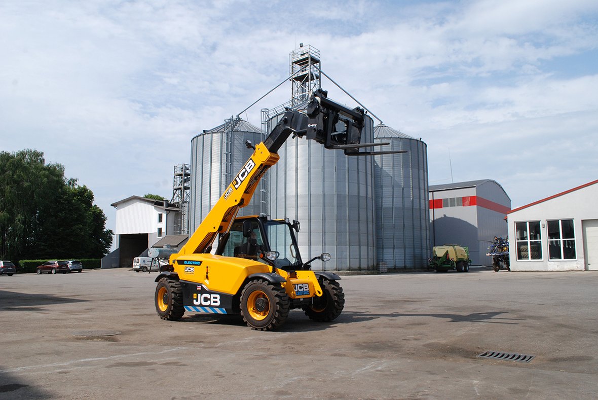 Litewskie premiery JCB