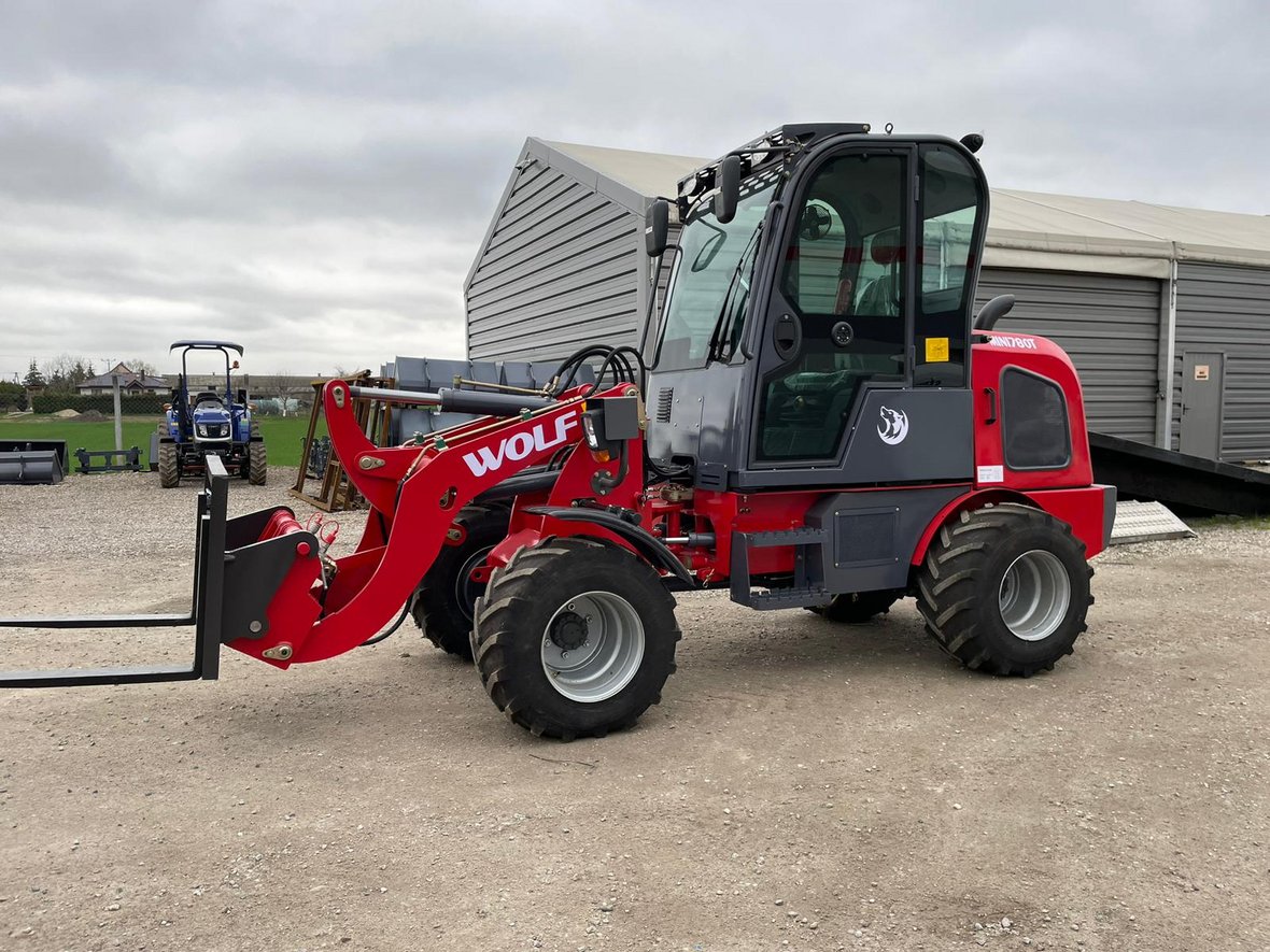 WOLF 780T – mała ładowarka, duże możliwości