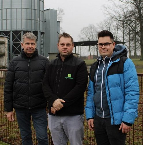 Od lewej: Grzegorz Bielecki, kierownik zakładu PHR w Kosieczynie, Damian Łączny, Adam Witkowski - przedstawiciele firmy Agro-Efekt.