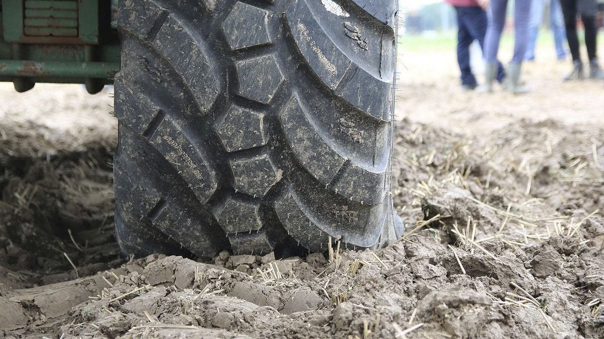 Opona hybrydowa na Agritechnice