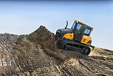  Hyundai HD130A jest dostępny w wersjach XL o masie 14,5 t oraz LGP o masie 15,3 t.