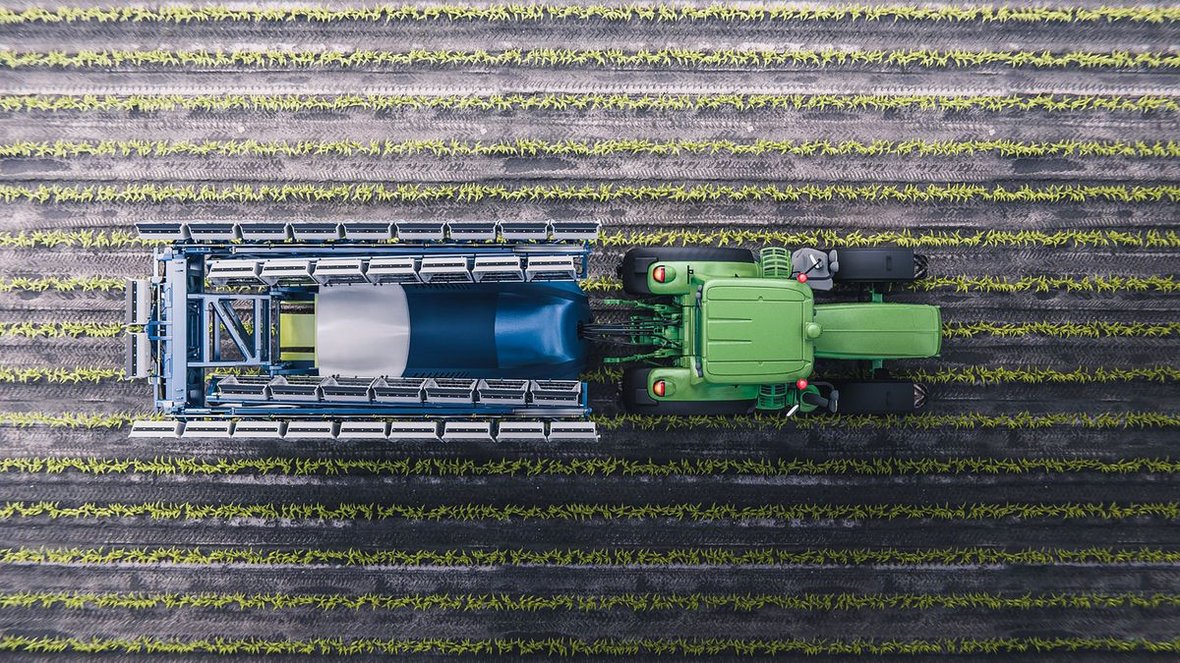 crop.zone we współpracy z John Deere - Dual.Volt.24M