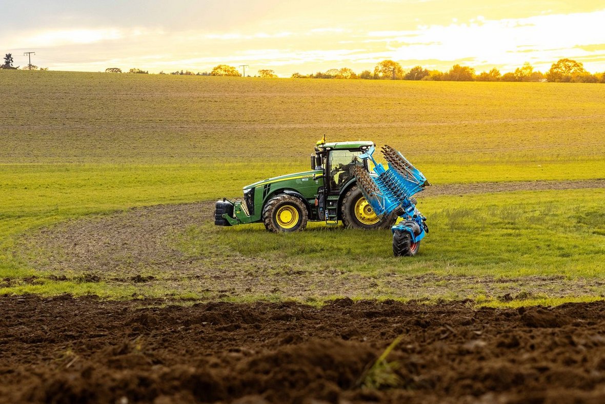 Lemken Diamant 18 – nowoczesny pług obrotowy dla dużych gospodarstw