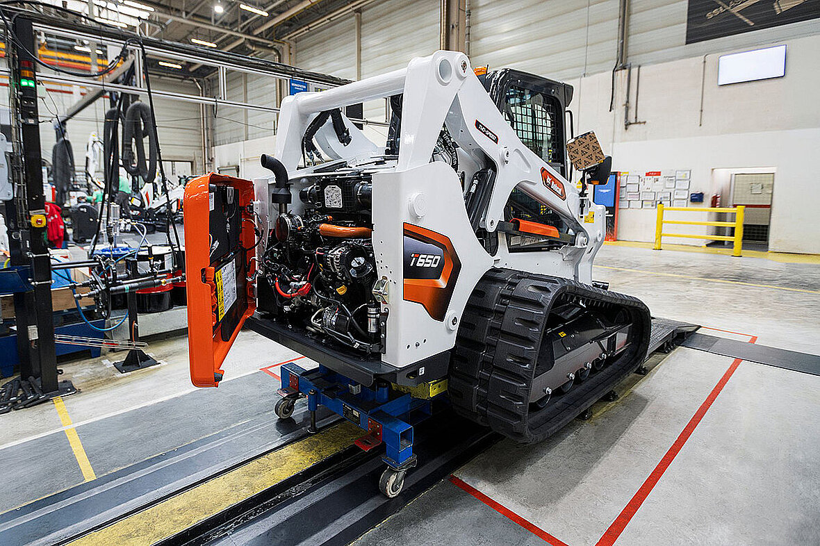 Model Bobcat T650 ma silnik generujący moc  55 kW (74 KM)  i znamionową nośność operacyjną na poziomie 1192 kg. Dostępna hydraulika High Flow zwiększa zdolność ładowarki do pracy  z wymagającym osprzętem.