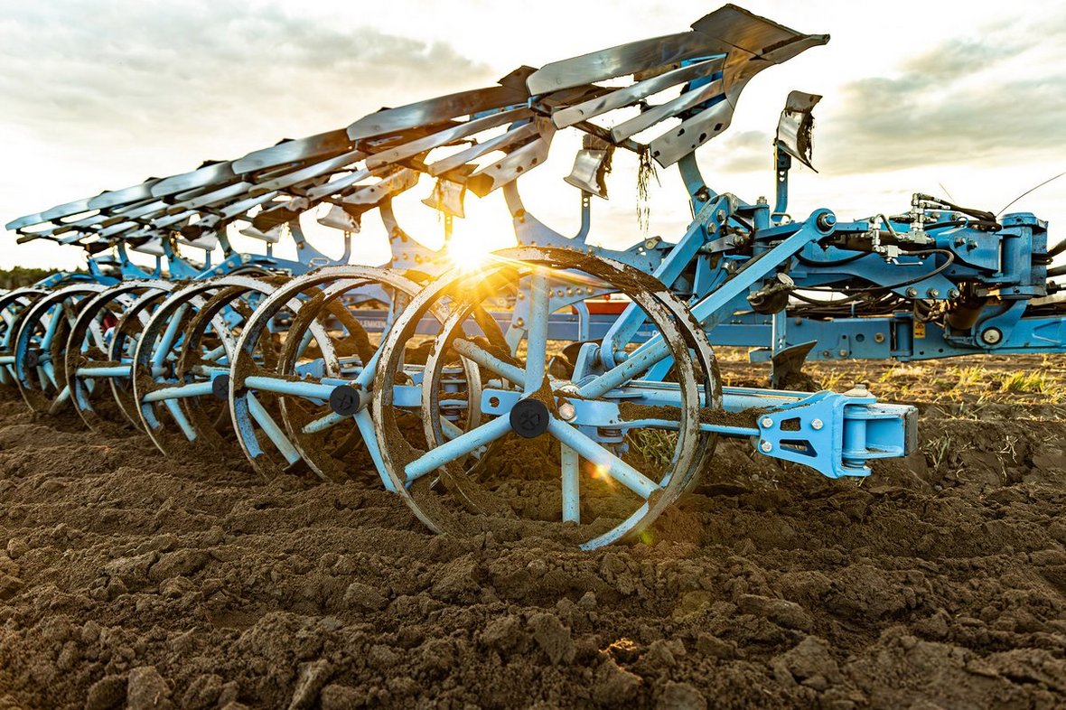 Lemken wprowadza nową wersję półzawieszanego pługa Diamant 18