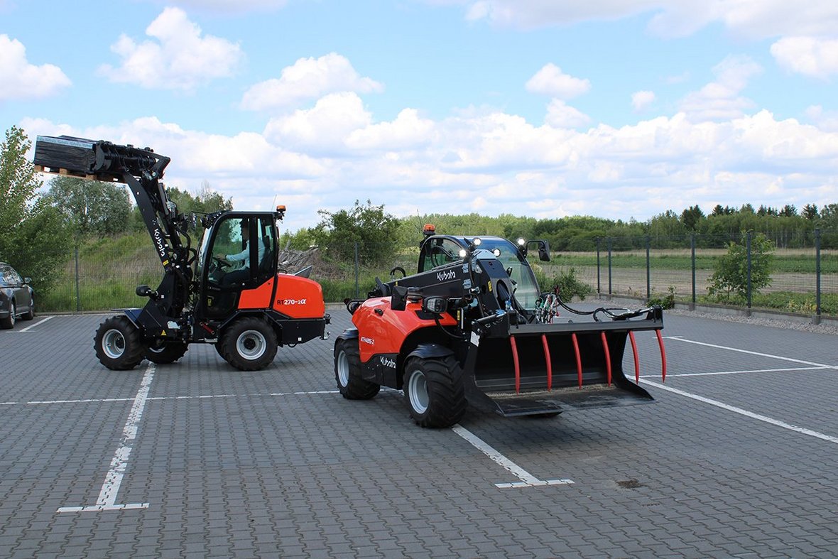 POLSKA PREMIERA ŁADOWAREK KUBOTA