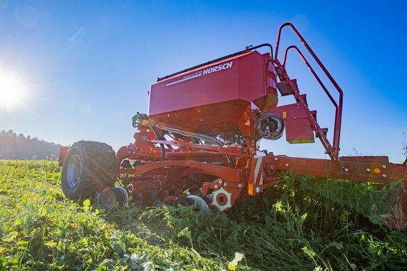 Avatar SD – 2-rzędowy siewnik z rozstawem 16,7 lub 33,4 cm i naciskiem redlicy do 350 kg