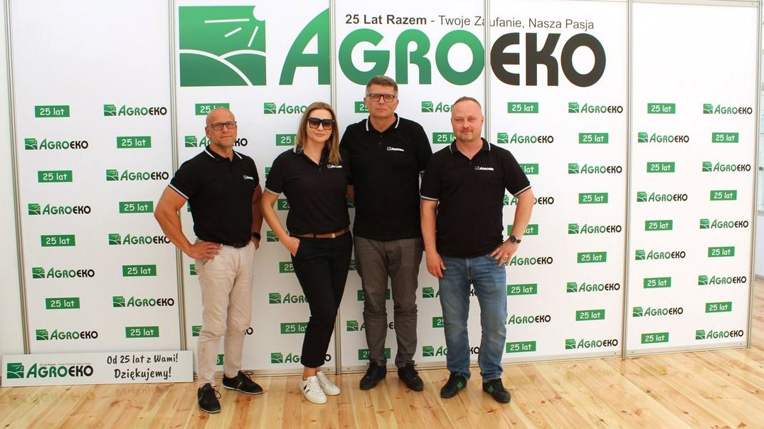 Firma Agro-Eko założona przez Grzegorza Pilcha (drugi z prawej) obchodzi w tym roku jubileusz 25-lecia działalności.