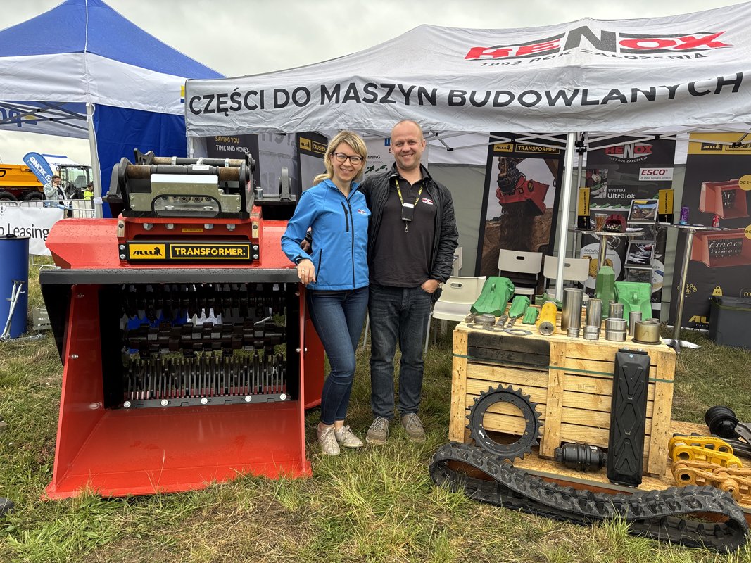 Od prawej: Rafał Wielechowski, kierownik działu sprzedaży;  Dorota Dębowska, specjalista ds. sprzedaży (oboje firma Renox).