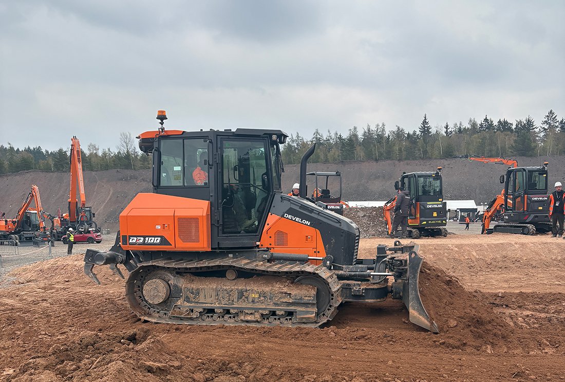Develon Demo Days 2026 w Czechach – nowe technologie maszyn roboczych w praktyce