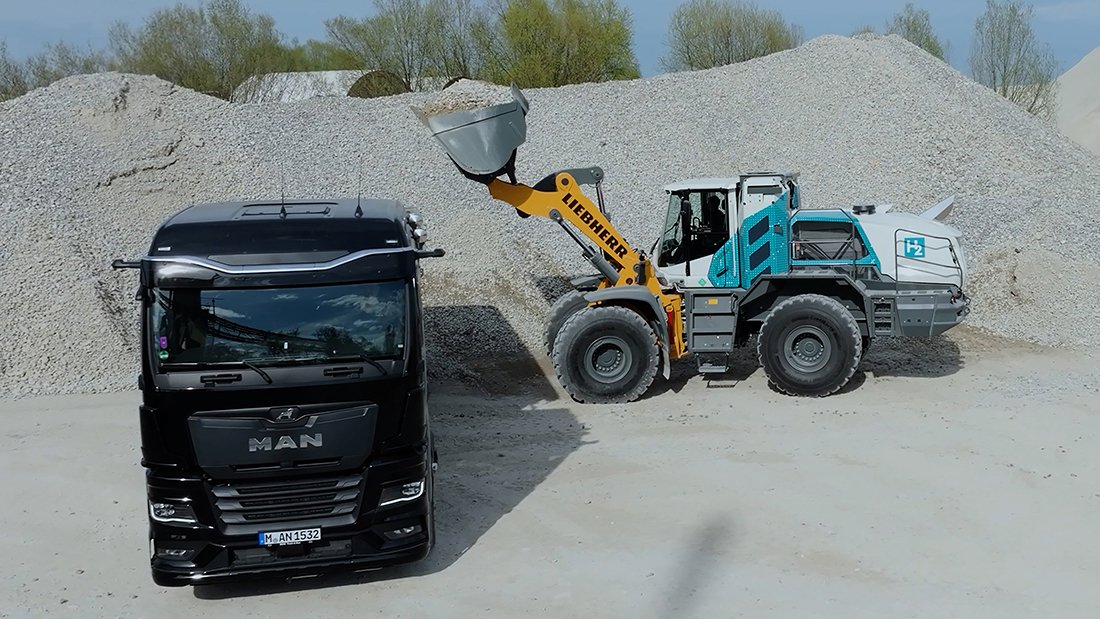 Liebherr, MAN i Daimler Truck - test wodoru na placu budowy