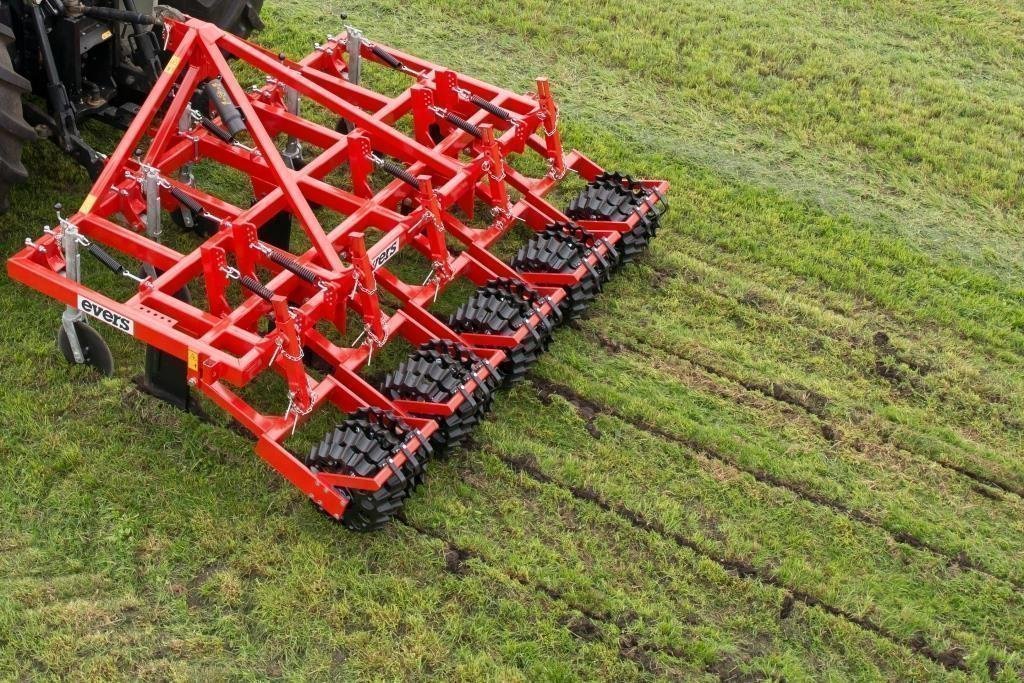 Maszyny Evers Agro do pielęgnacji użytków zielonych