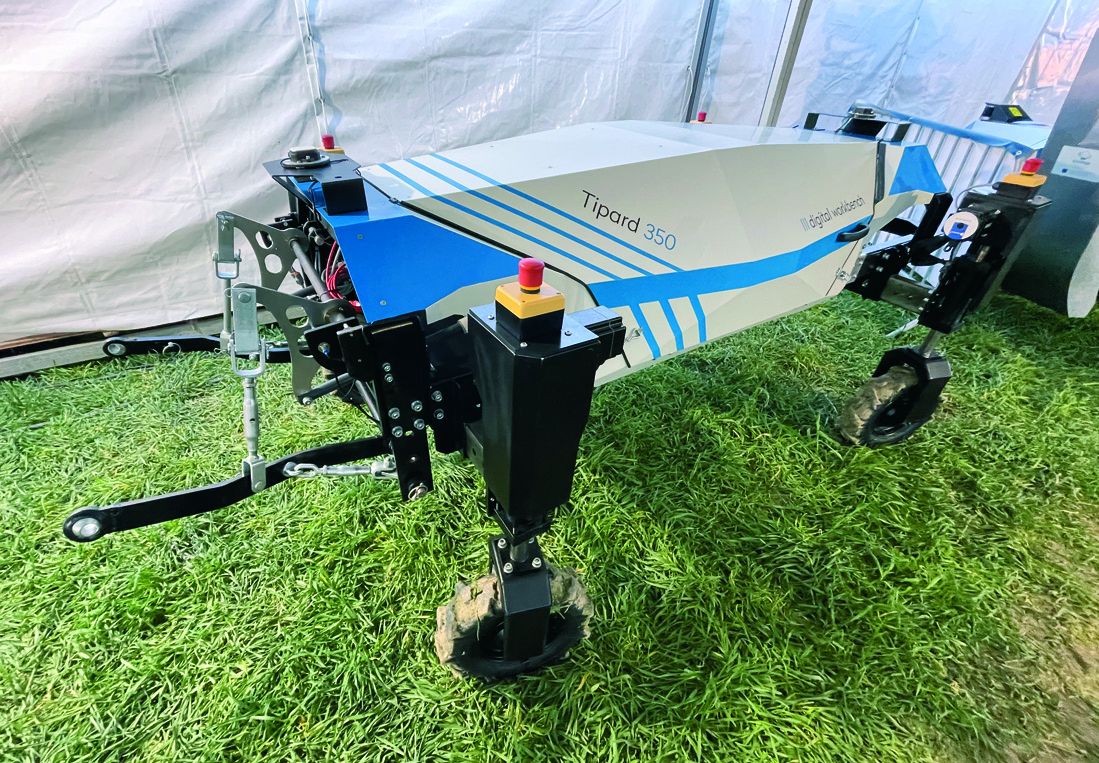 Efektowna parada robotów polowych