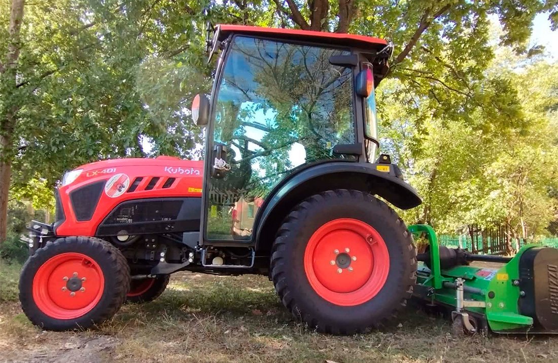 Kubota LX401