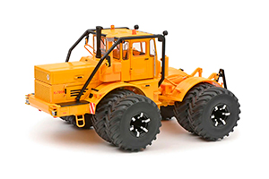 Kirovets K700 A na bliźniakach  Schuco